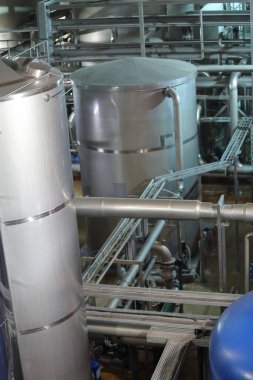 Fabrika mağazalarda bira üretimi için donatım