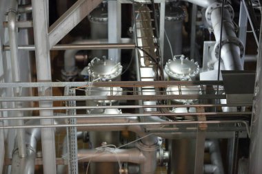 Fabrika mağazalarda bira üretimi için donatım