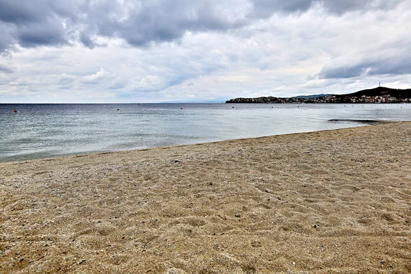 Verlaten strand in het resort — Stockfoto