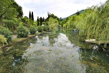 Küçük şehir gölet