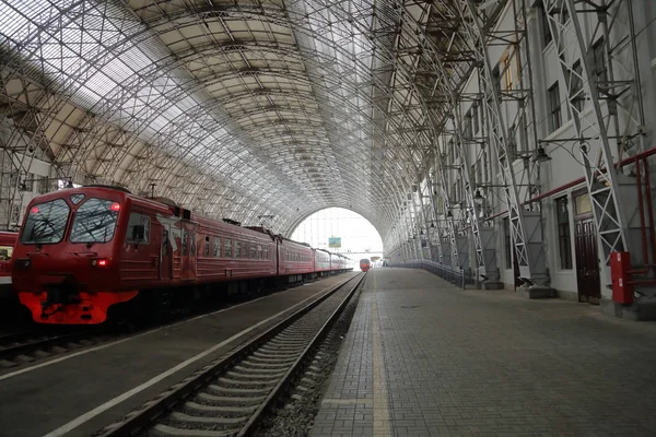 Plataforma de estación de tren —  Fotos de Stock