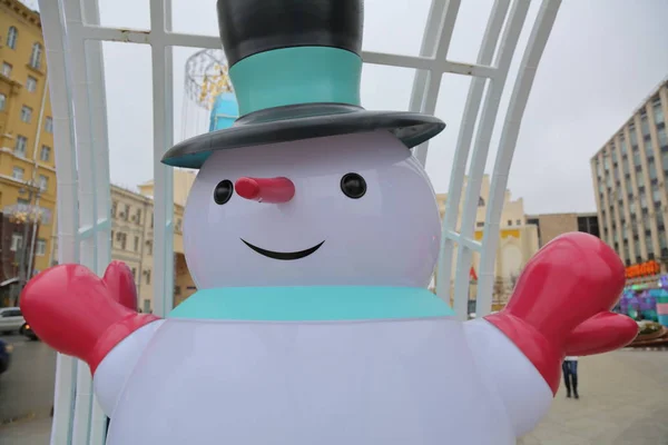 Kerst vrolijke sneeuwpop Rechtenvrije Stockafbeeldingen