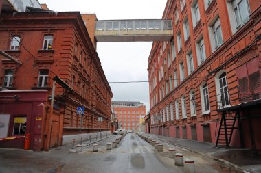 Tuğla inşa fabrika dış