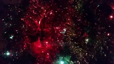 Noel ağacına titreşen ışıklar