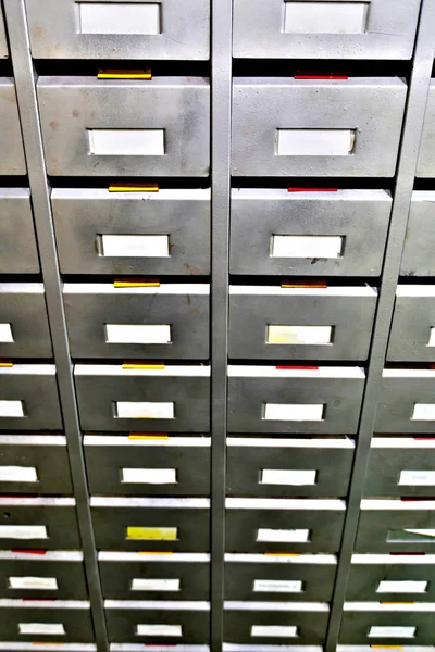 Metal yedek parça kutuları dosyalama