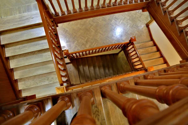 A lépcső felfelé a házban — Stock Fotó