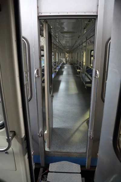 Внутри вагона метро — стоковое фото
