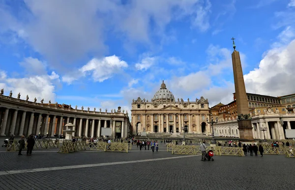 St. Peter's Square adlı Vatikan Şehri — Stok fotoğraf