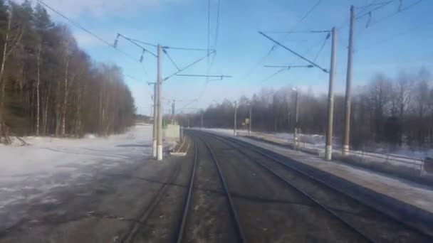 Uitzicht vanuit een rijdende trein — Stockvideo