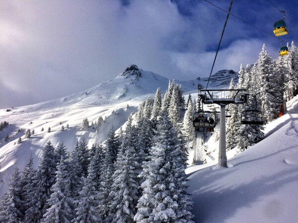 Picturesque ski resort — Stock Image Picturesque ski resort — Stock Photo, Image