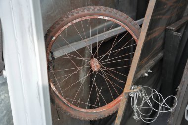paslı bisiklet tekerleği