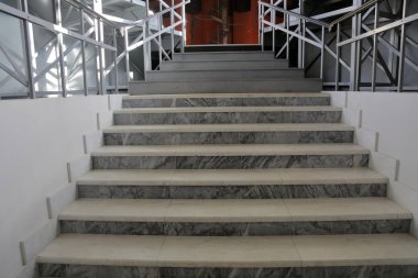 Işık mermer merdiven