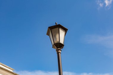 siyah sokak lambası