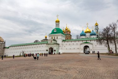 Kutsal Üçlü Aziz Sergius Lavra mimarisi
