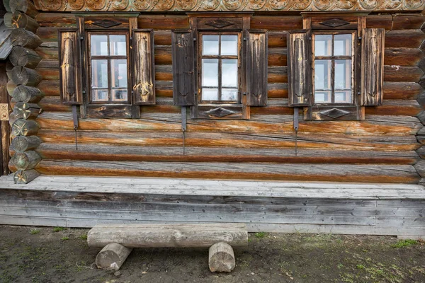 Musée Suzdal d'architecture en bois et vie paysanne — Photo