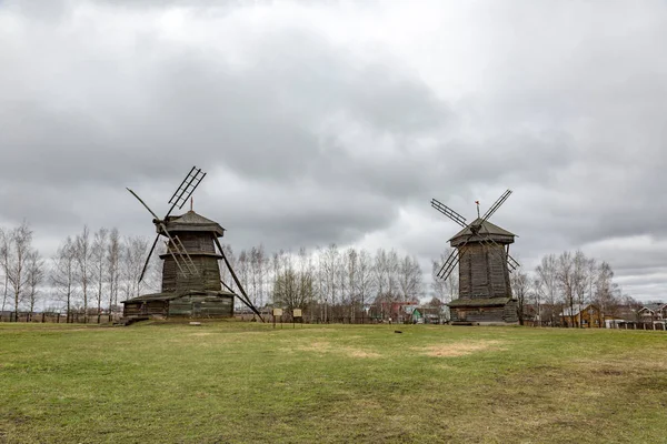 Ahşap mimarisi ve köylünün yaşam Suzdal Müzesi — Stok fotoğraf