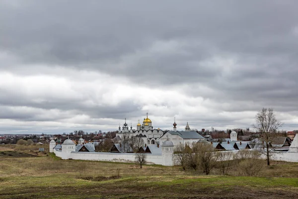 Visa Pokrovsky kloster, Suzdal, Ryssland — Stockfoto