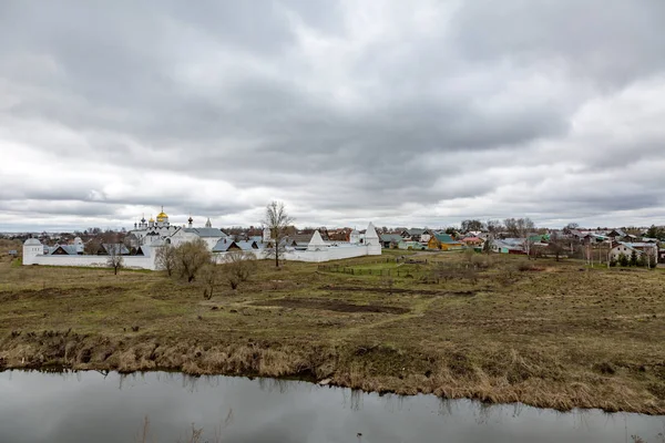 Vista do Mosteiro de Pokrovsky, Suzdal, Rússia — Fotografia de Stock