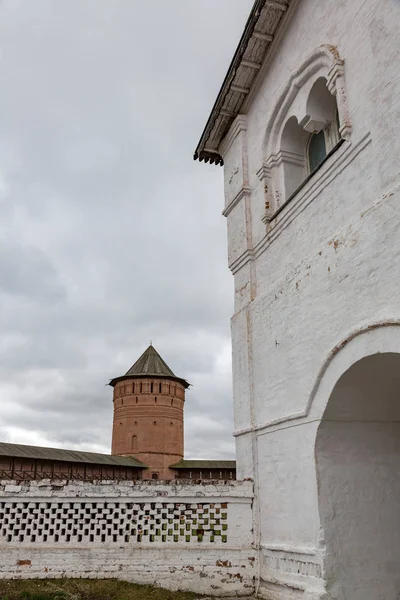 Op het grondgebied van de Spaso-Evfimiev-klooster — Stockfoto