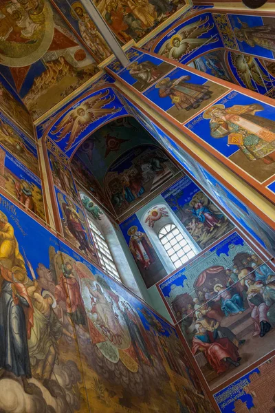 Dentro de la Catedral de la Natividad de la Virgen, Suzdal, Rusia — Foto de Stock