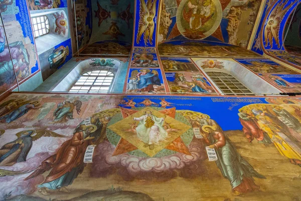 In der Kathedrale der Geburt der Jungfrau Susdal, Russland — Stockfoto