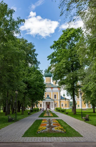 Transfiguration du Sauveur Cathédrale du XVIIIe siècle à Uglich, Russie — Photo