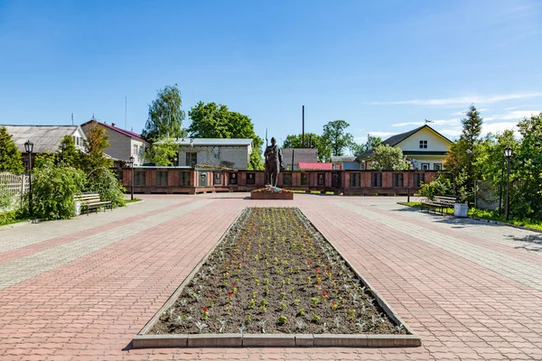 Memorial complex gewijd aan de overwinning in de Tweede Wereldoorlog, Myshkin, Rusland — Stockfoto