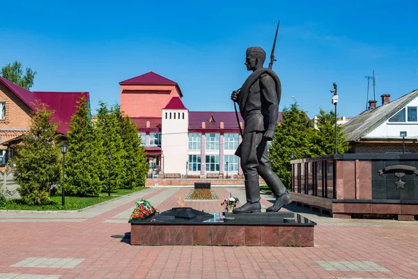 Complejo conmemorativo dedicado a la victoria en la Segunda Guerra Mundial, Myshkin, Rusia — Foto de Stock