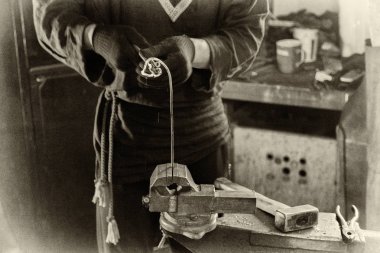 Demirci iş başında