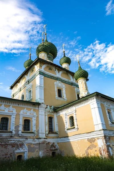 Church of the Nativity of John the Baptist of the 17th century, Uglich, Russia — Stock Photo, Image