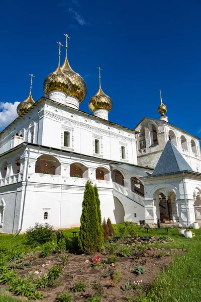 17. yüzyıl Uglich, Rusya'nın diriliş Manastırı — Stok fotoğraf