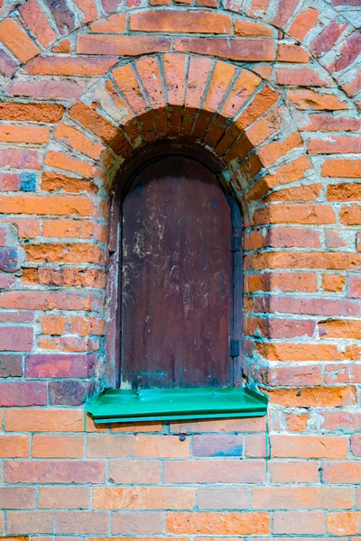 Fenêtre d'une vieille maison — Photo