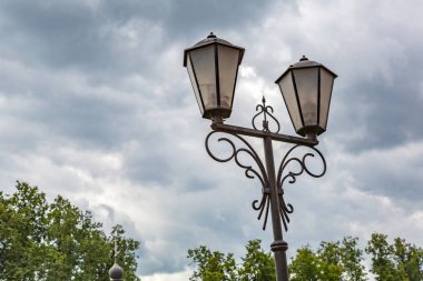 eski sokak lambası