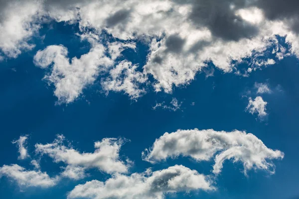 Gökyüzündeki bulutlar