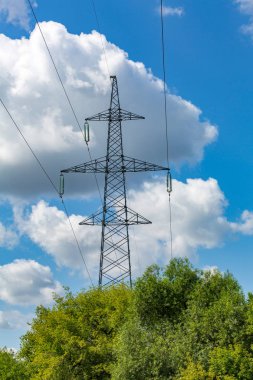 yüksek voltaj güç hatları