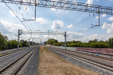 Şehrin içinden demiryolu