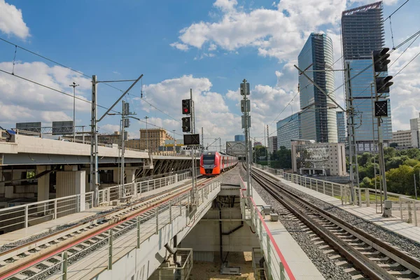 Yüksek hızlı tren bir istasyonu