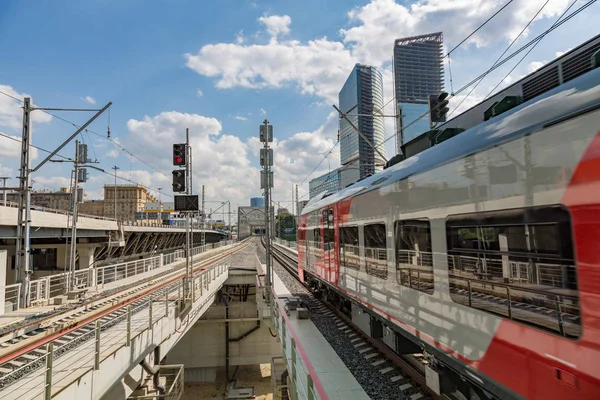 Yüksek hızlı tren bir istasyonu