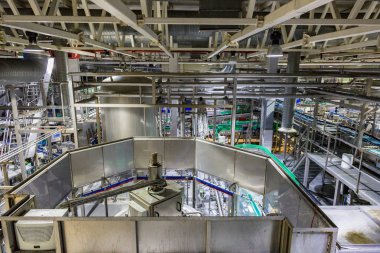 Fabrika mağazalarda bira üretimi için donatım