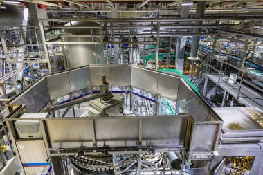 Fabrika mağazalarda bira üretimi için donatım