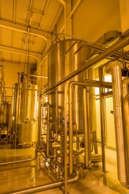 Fabrika mağazalarda bira üretimi için donatım