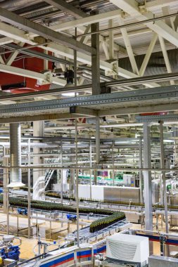 Fabrika mağazalarda bira üretimi için donatım