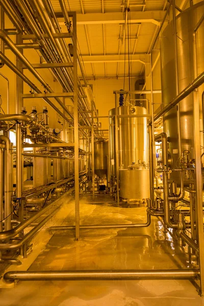 Fabrika mağazalarda bira üretimi için donatım