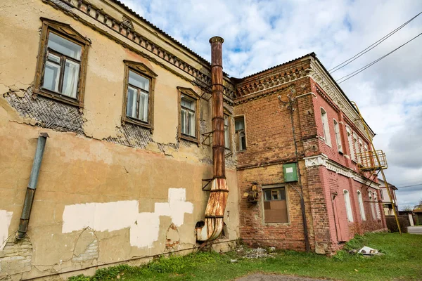 Övergiven industribyggnad — Stockfoto