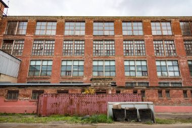 Terk Edilmiş Endüstri Binası