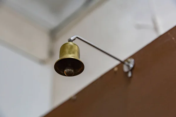 Yttre retro bell vid dörren — Stockfoto