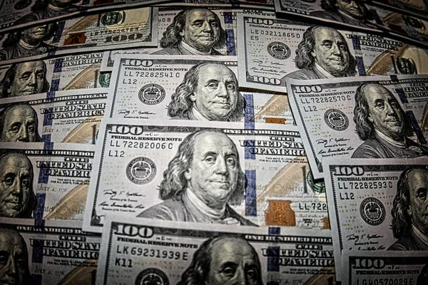 Стодолларовые американские банкноты — стоковое фото