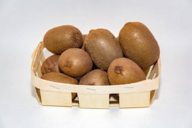 Meyve kivi sepet içinde