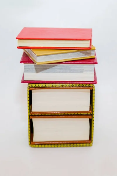 Books on a white background — Stock Photo, Image