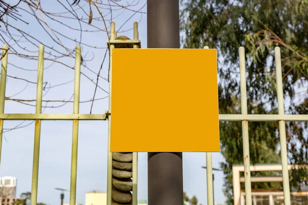 Ponteiro de direção sem palavras — Fotografia de Stock